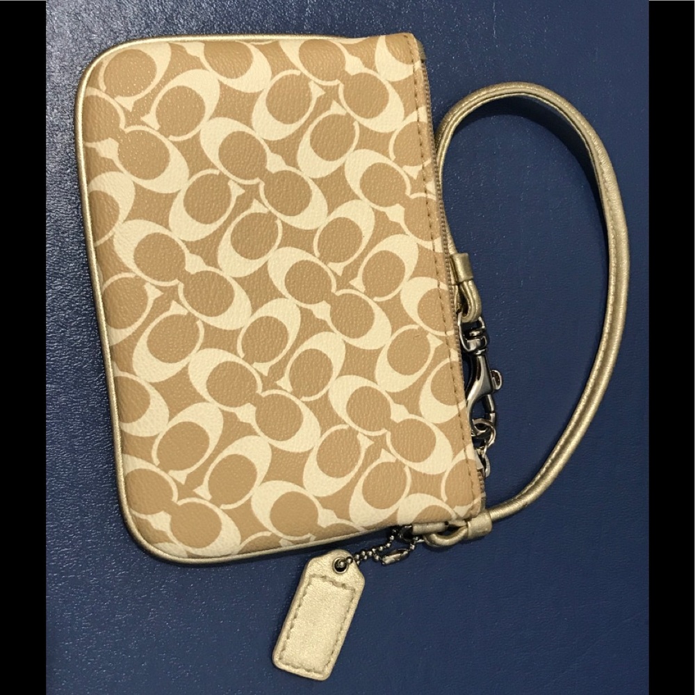 Coach beige/cream/gold sig C leather wristlet - Picture 10 of 15